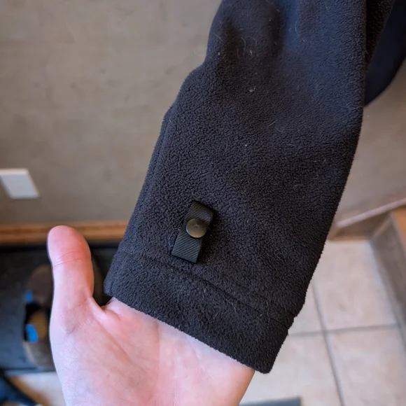 The North Face Classic Black Fleece Jacket - Picture 7 of 8